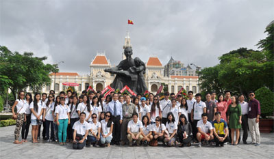 Delegates of Vietnam Summer Camp 2015 visit Ho Chi Minh city